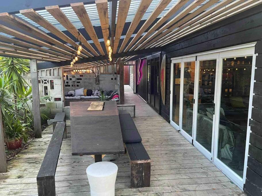 Electric Waihi Beach House - Family & Dog Friendly, Close To Beach, Pool Table, Outdoor Fire Room, Skate Ramp Bowentown Exterior photo