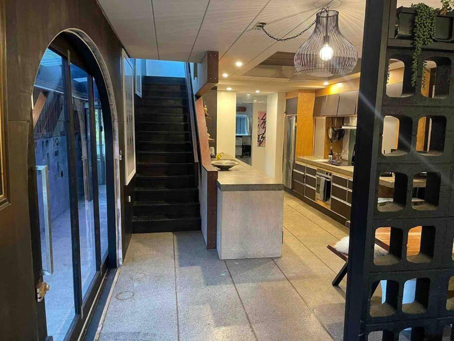 Electric Waihi Beach House - Family & Dog Friendly, Close To Beach, Pool Table, Outdoor Fire Room, Skate Ramp Bowentown Exterior photo